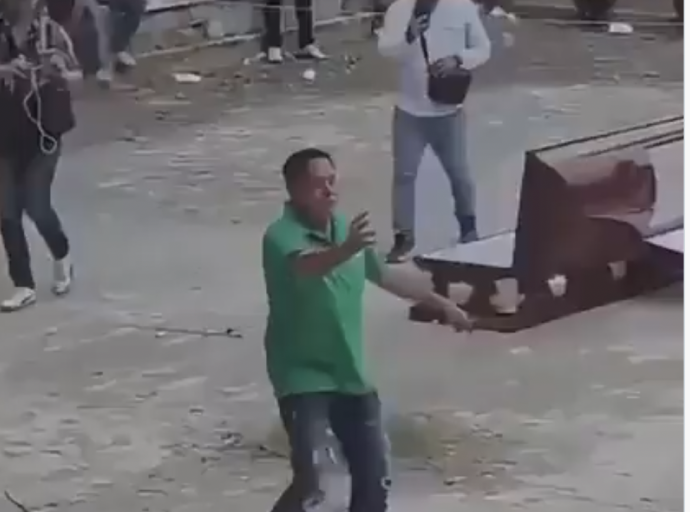 Los Muertos Tambien Votan 